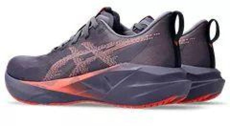  ASICS NOVABLAST 5  - De Peperstraat (Poperinge)