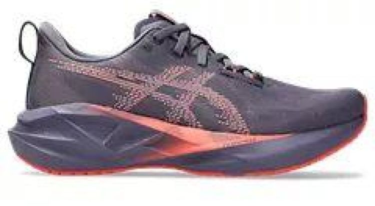  ASICS NOVABLAST 5  - De Peperstraat (Poperinge)