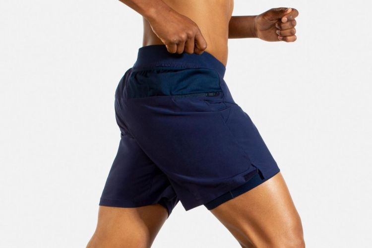 BROOKS BROOKS SHERPA 7INCH 2-IN-1 SHORT  - De Peperstraat (Poperinge)