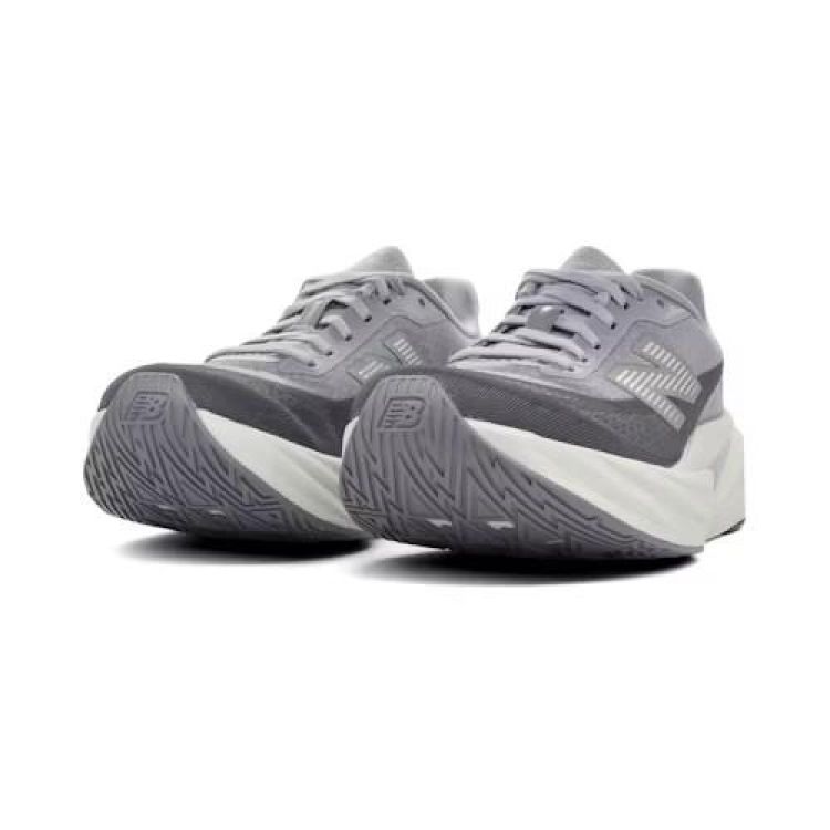 NEW BALANCE NEW BALANCE W REBEL V5  - De Peperstraat (Poperinge)