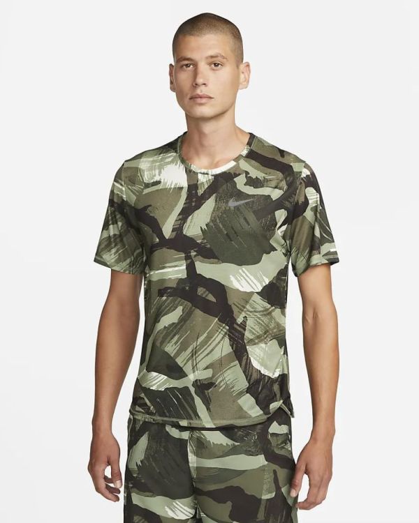 NIKE NIKE DRI-FIT MILER MENS SHORT SLEEVE CAMO SHIRT  - De Peperstraat (Poperinge)