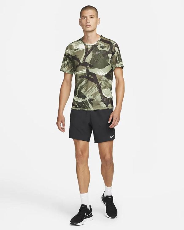 NIKE NIKE DRI-FIT MILER MENS SHORT SLEEVE CAMO SHIRT  - De Peperstraat (Poperinge)