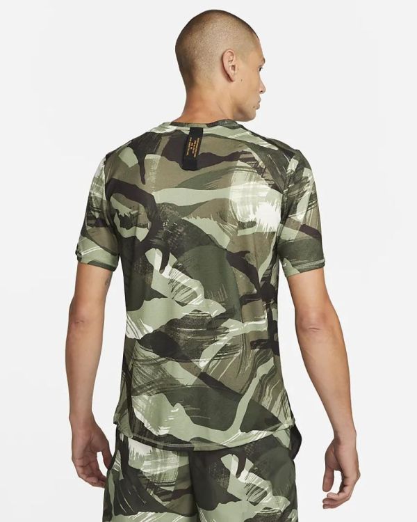 NIKE NIKE DRI-FIT MILER MENS SHORT SLEEVE CAMO SHIRT  - De Peperstraat (Poperinge)