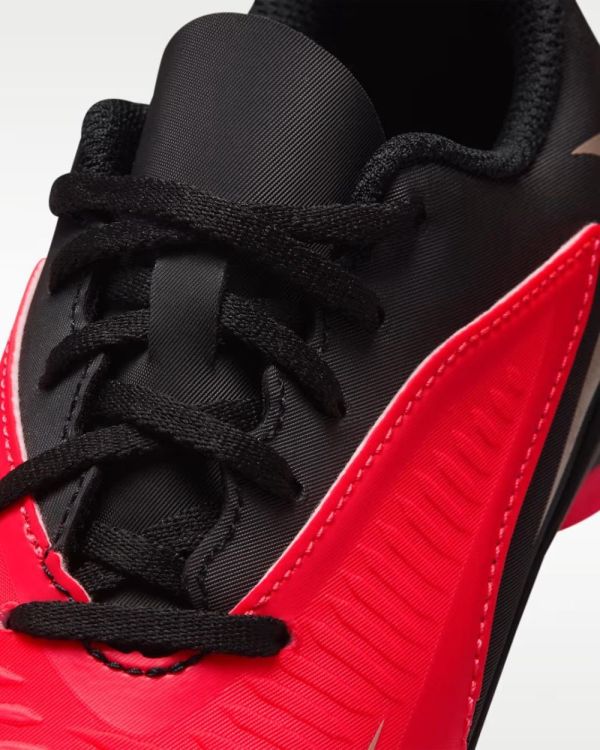 NIKE NIKE JR PHANTOM 6 LOW CLB FG/MG LK  (rood) - De Peperstraat (Poperinge)