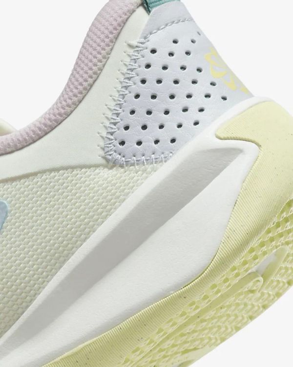 NIKE NIKE OMNI MULTI COURT BIG KIDS  - De Peperstraat (Poperinge)