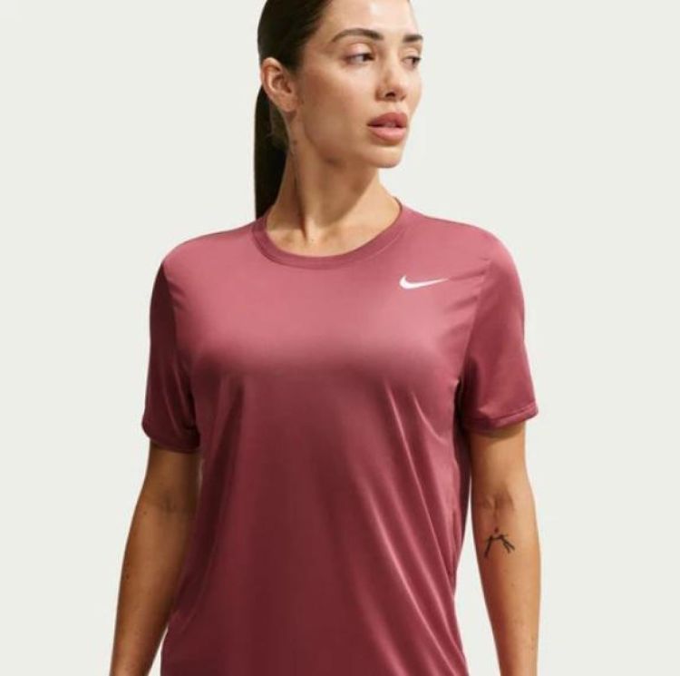 NIKE NIKE W NK DF RLGD SS TEE  (roze) - De Peperstraat (Poperinge)