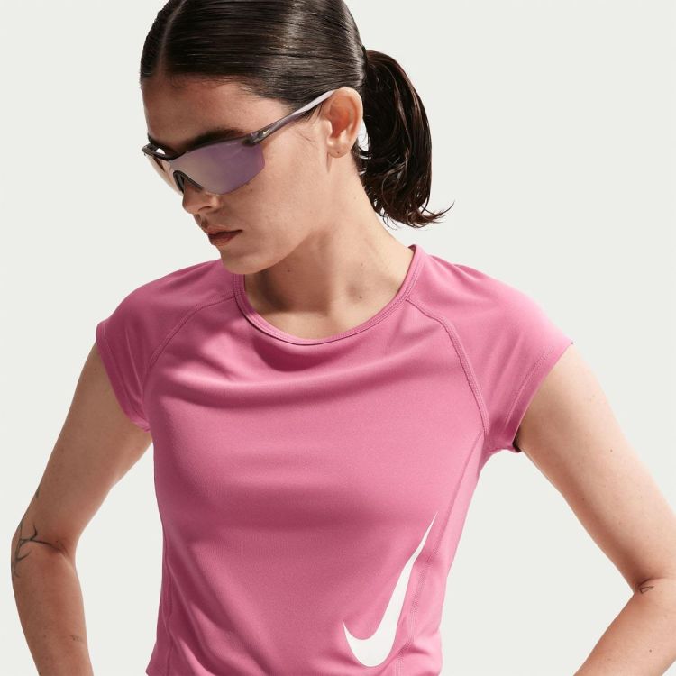 NIKE NIKE W NK TEMPO SWSH RUN DF SS  - De Peperstraat (Poperinge)