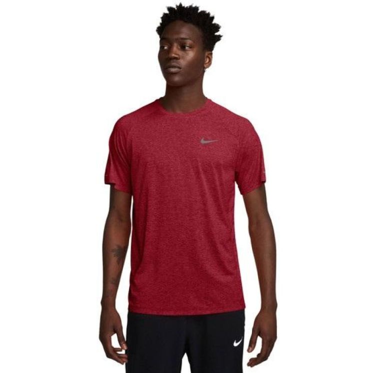 NIKE NIKEM NK DFADV STRIDE SS TOP  (rood) - De Peperstraat (Poperinge)
